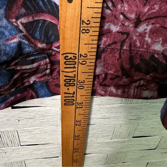 Tommy Bahama men’s Vintage Hawaiian button down Shirt 100% Silk bohemian - Picture 9 of 10